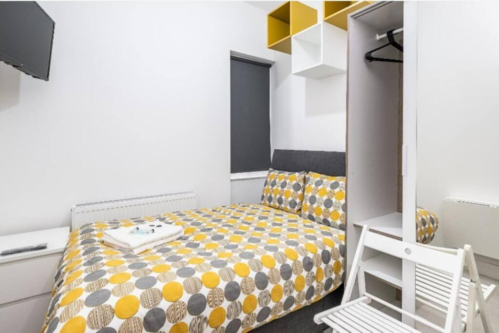 לונדון Boutique Modern Hotel Room For Two Near Tube And Bus Stations מראה חיצוני תמונה