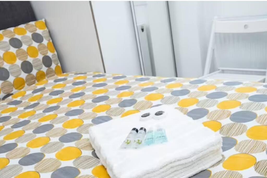 לונדון Boutique Modern Hotel Room For Two Near Tube And Bus Stations מראה חיצוני תמונה